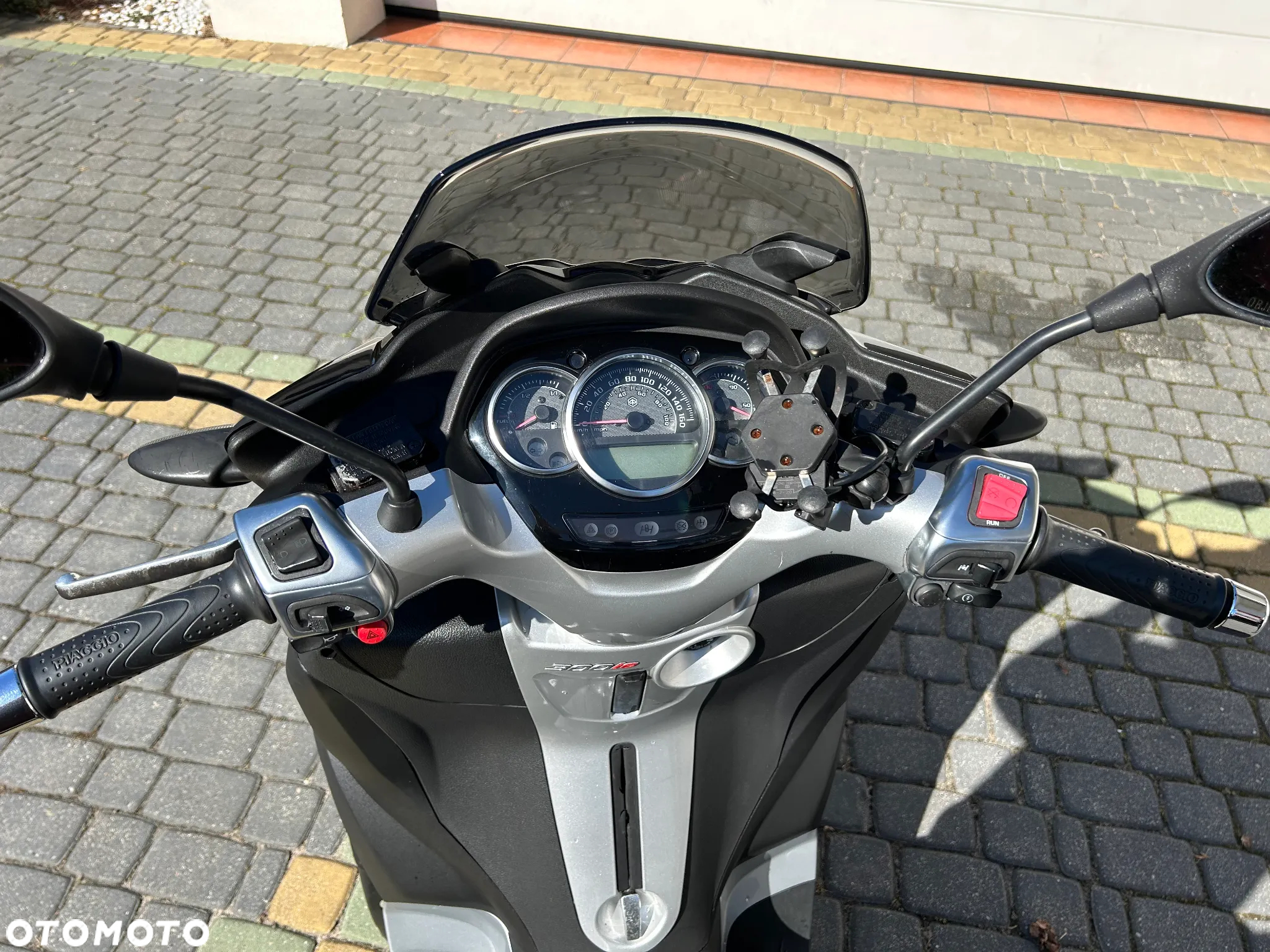 Piaggio MP-3 - 10