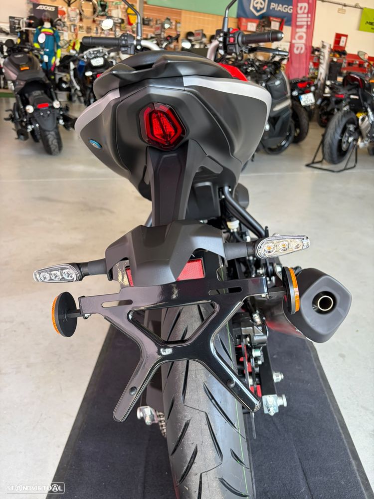QJ Motor SRK 125S NOVIDADE - 5