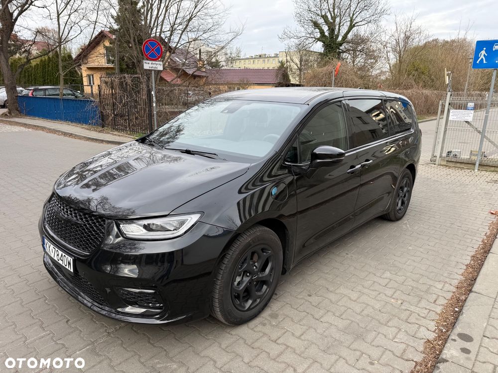 Chrysler Pacifica - 1