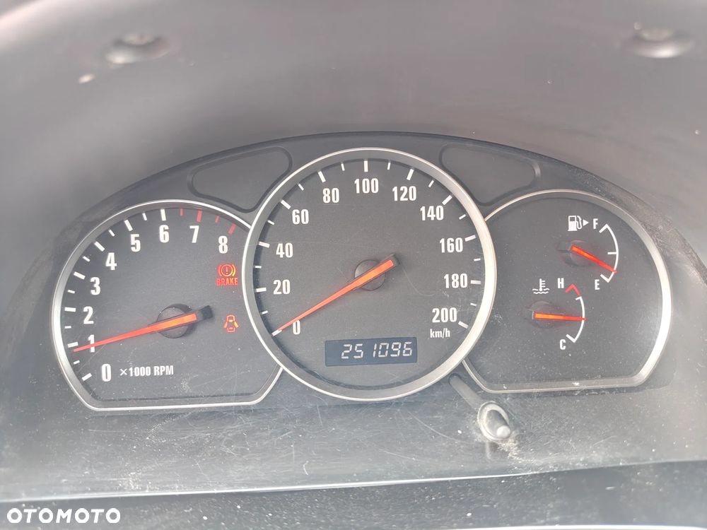 Suzuki Grand Vitara 2.0 - 11