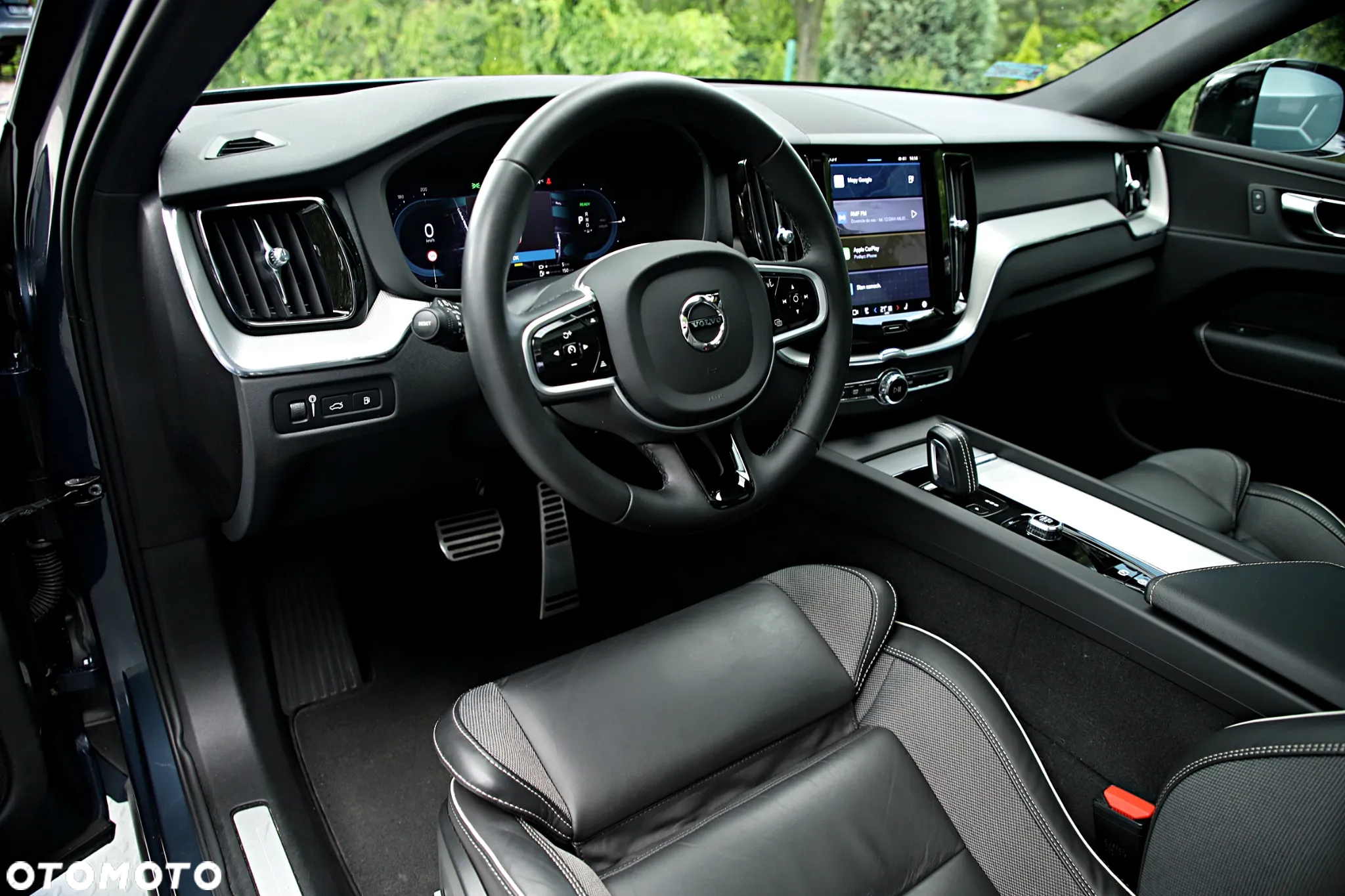 Volvo XC 60 T8 Plug-In Hybrid AWD R-Design - 19