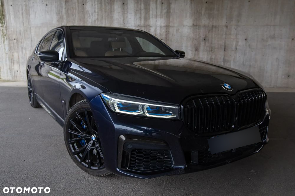 BMW Seria 7 745e sport - 3