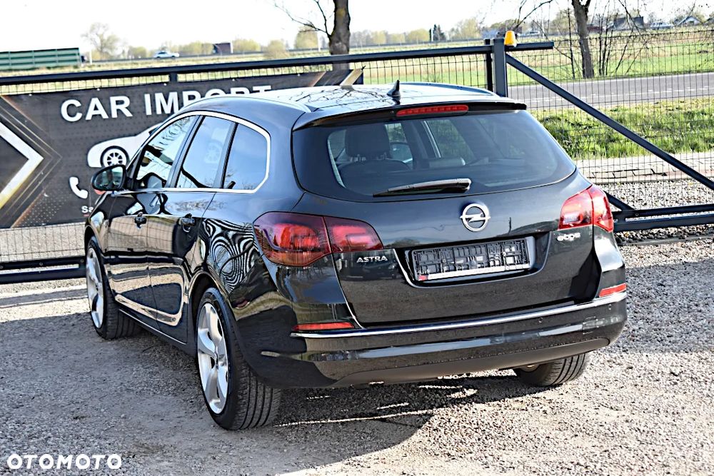 Opel Astra 1.7 CDTI Cosmo - 11