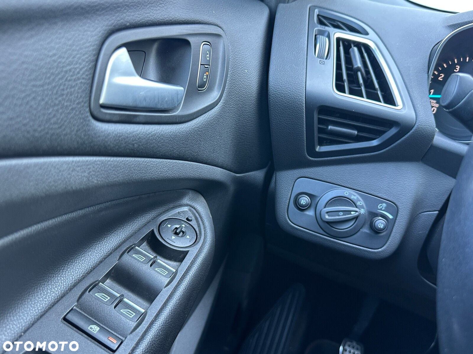 Ford Kuga 1.5 EcoBoost FWD ST-Line ASS GPF - 21