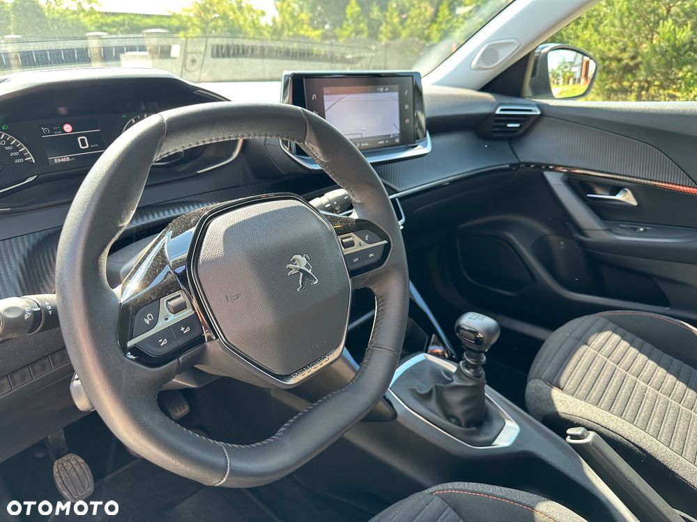 Peugeot 2008 PureTech 100 Allure - 8