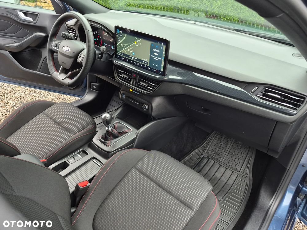 Ford Focus 1.0 EcoBoost Hybrid ST-LINE - 19