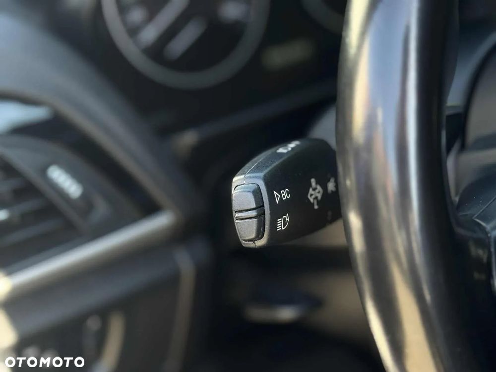 BMW Seria 1 120d xDrive M Sport - 17