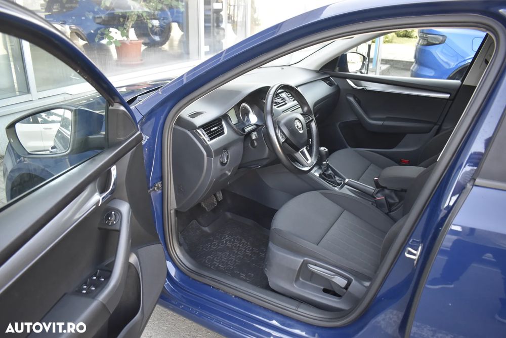Skoda Octavia - 25