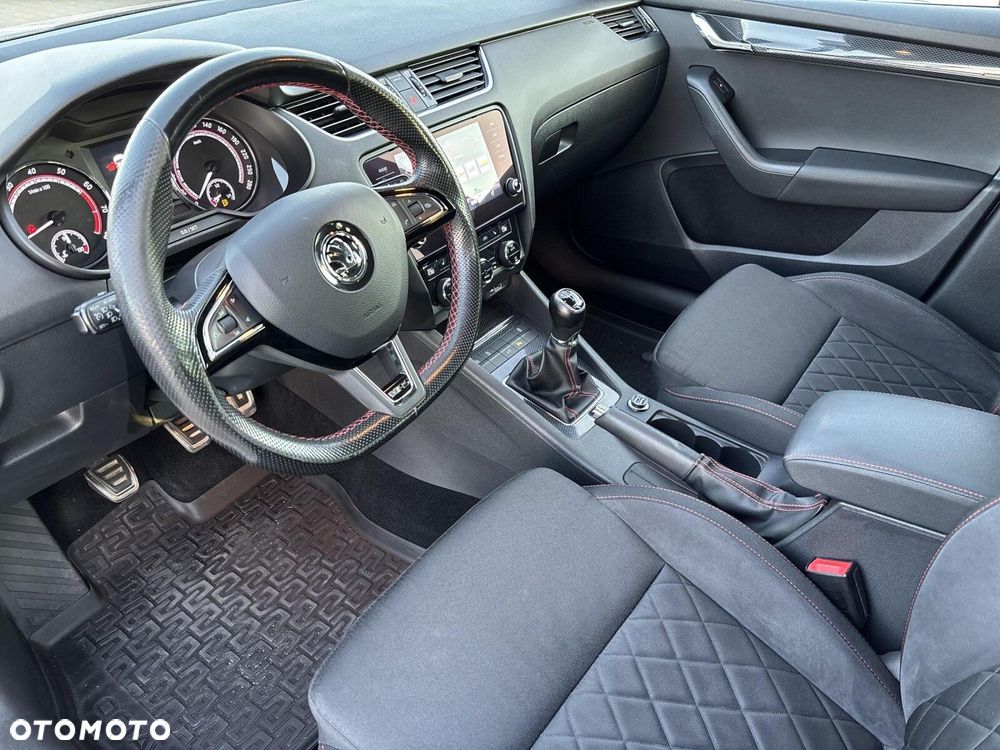 Skoda Octavia 2.0 TSI RS - 18