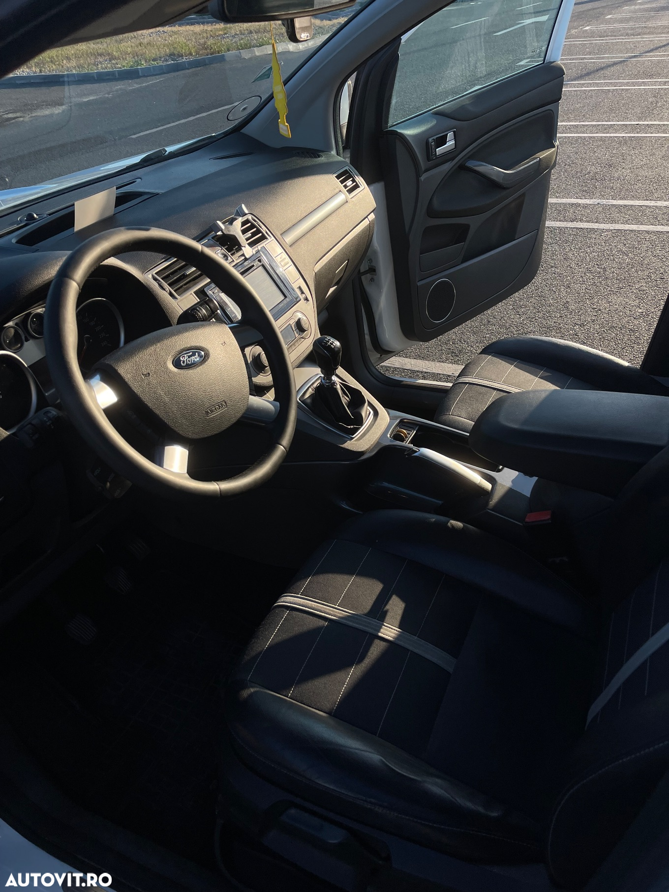 Ford Kuga 2.0 TDCi 2x4 Titanium - 9