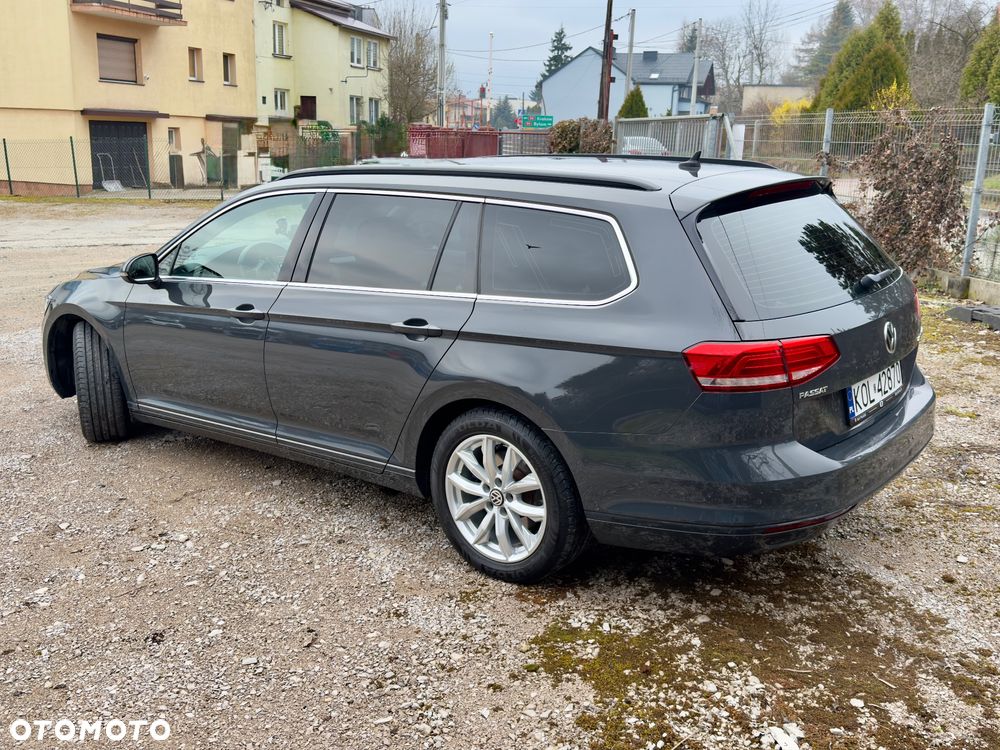 Volkswagen Passat - 4