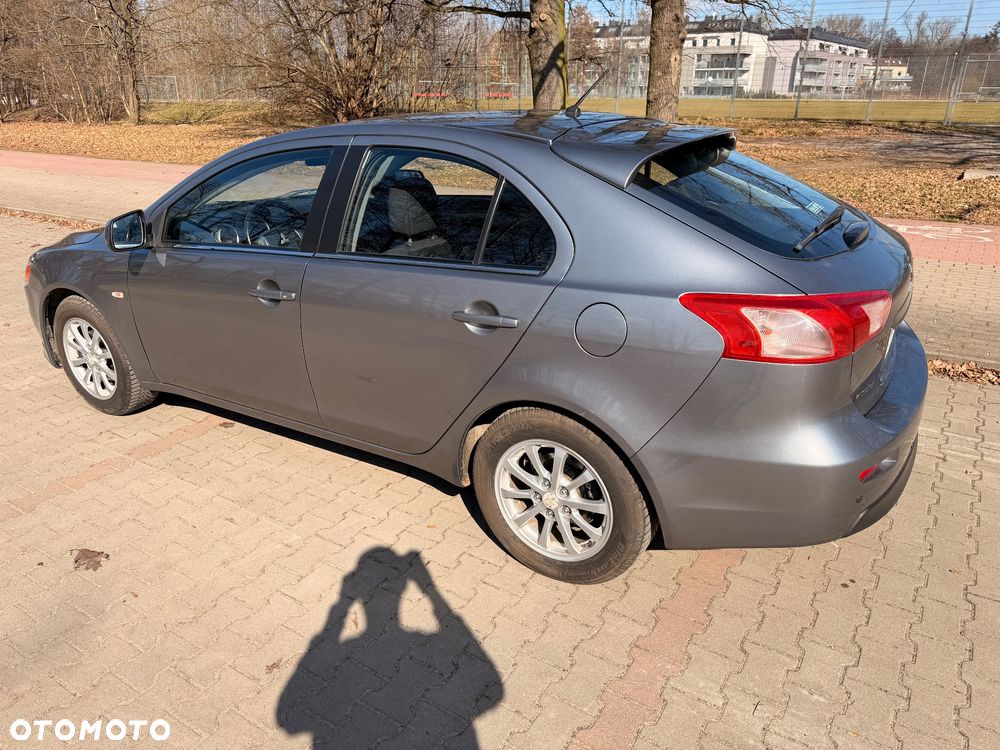 Mitsubishi Lancer 1.6 Inform - 3