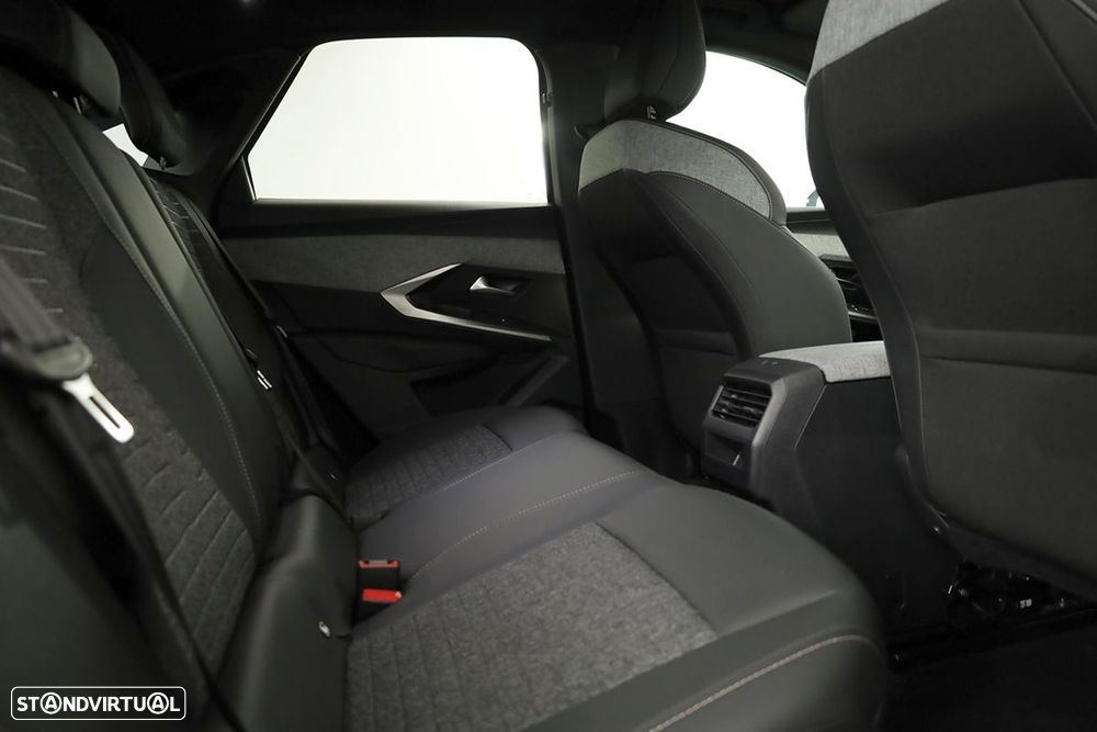 Peugeot 3008 1.2 Hybrid Allure e-DCS6 - 18