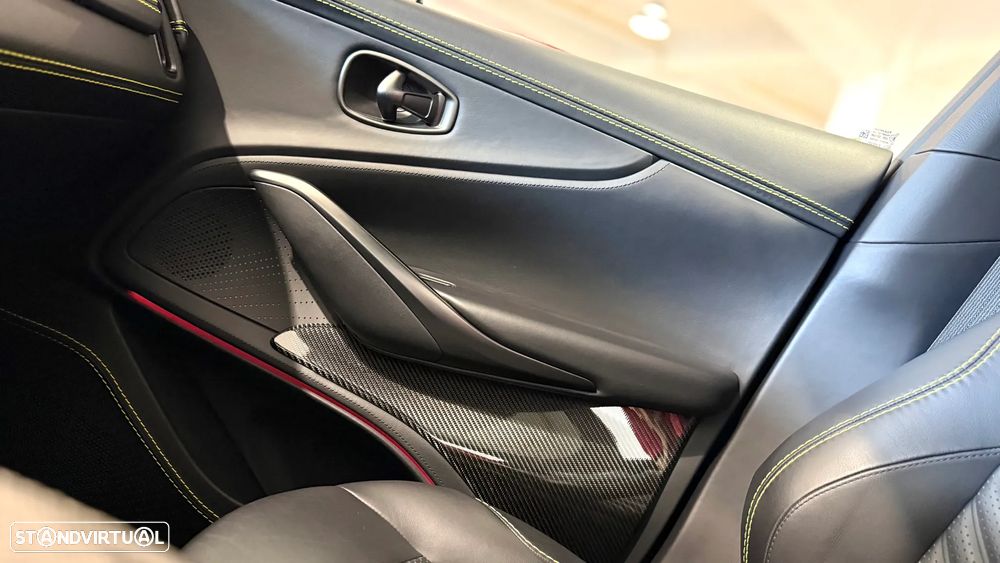 Aston Martin DBX 707 - 40