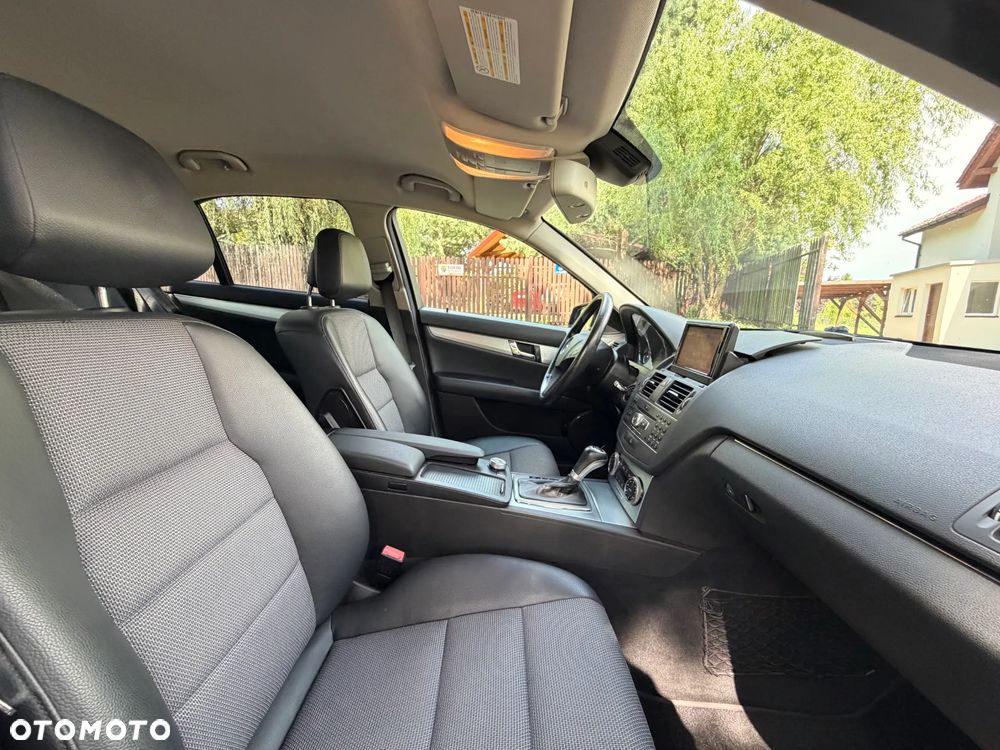 Mercedes-Benz Klasa C 250 CDI DPF 4Matic 7G-TRONIC BlueEFFICIENCY Avantgarde - 25