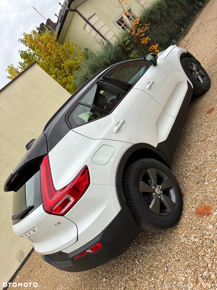 Volvo XC 40 - 25