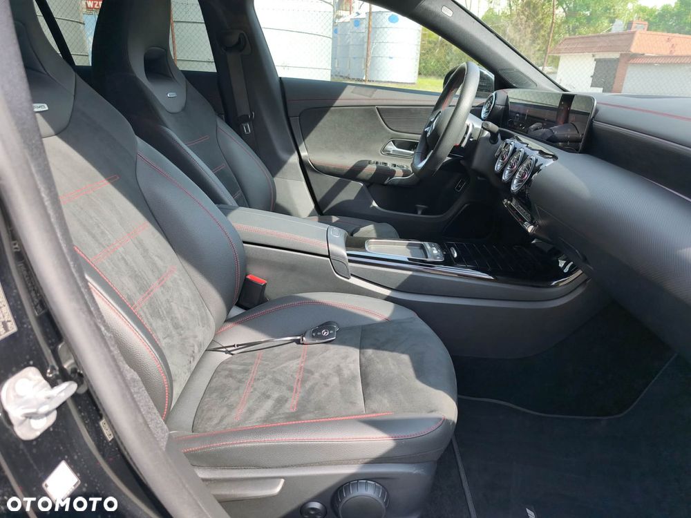 Mercedes-Benz CLA 200 d 8G-DCT AMG Line - 35
