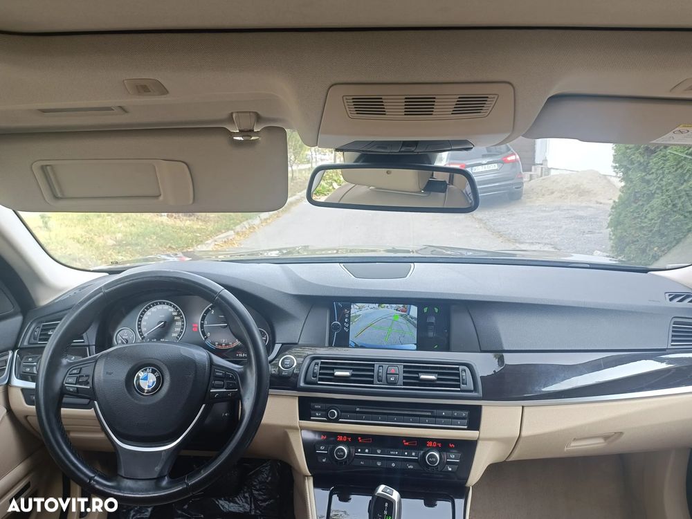 BMW Seria 5 520d Touring Sport-Aut. - 8