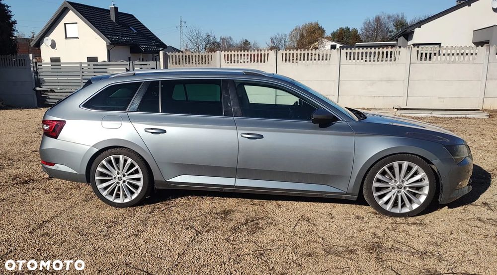 Skoda Superb 2.0 TDI 4x4 L&K DSG - 2