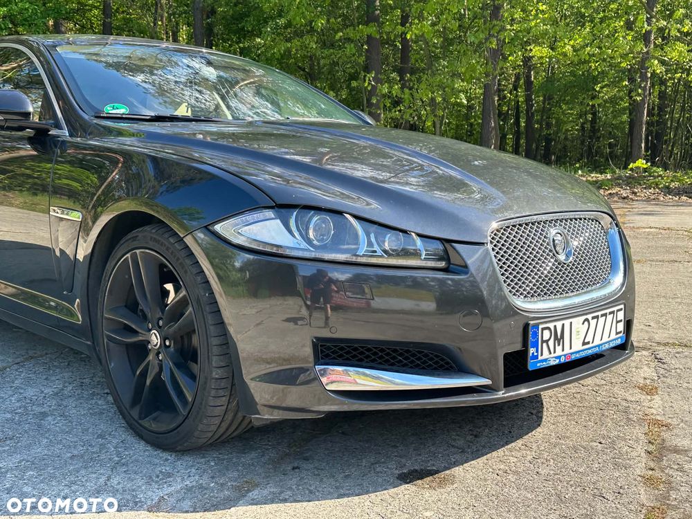 Jaguar XF 2.2 D Premium Luxury - 8