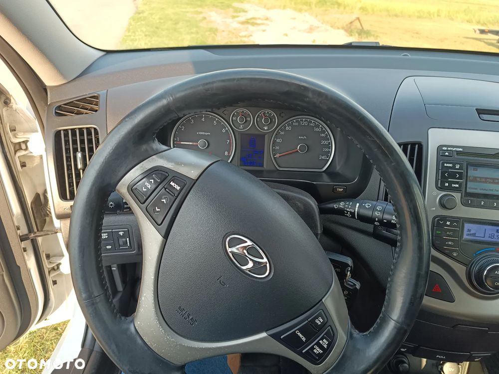 Hyundai i30 2.0 Premium - 29