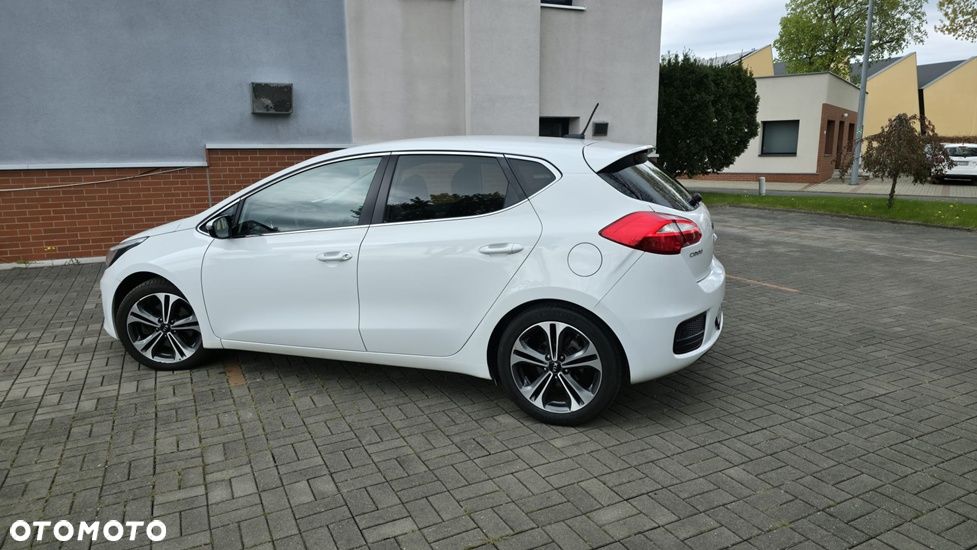 Kia Ceed 1.6 CRDi 136 ISG Spirit - 8