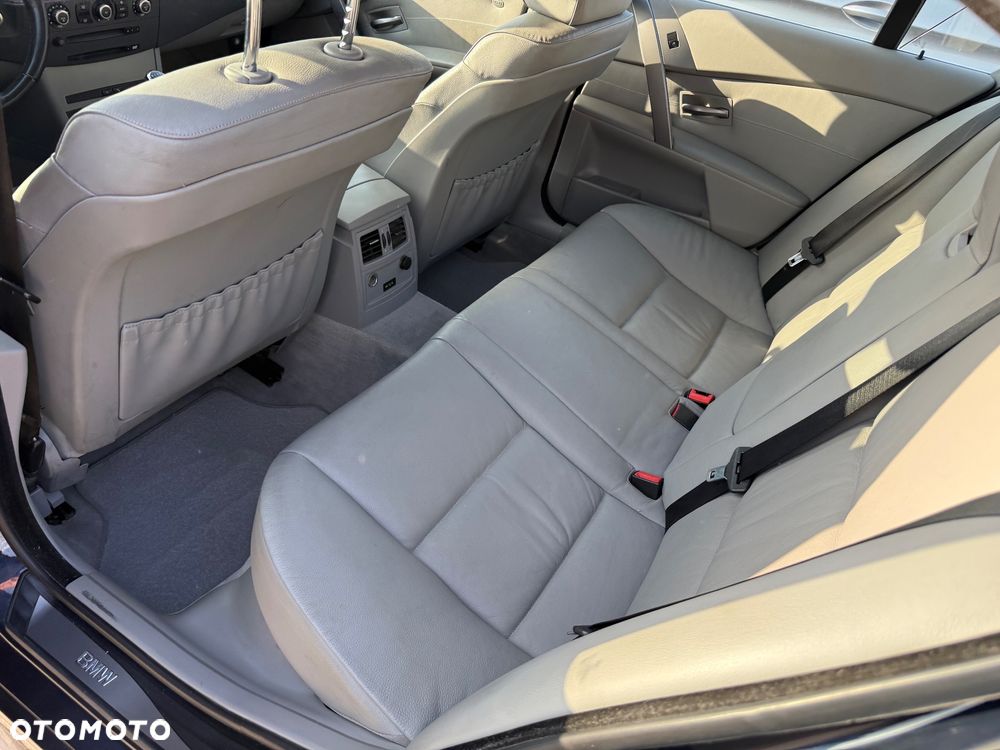 BMW Seria 5 525d - 7