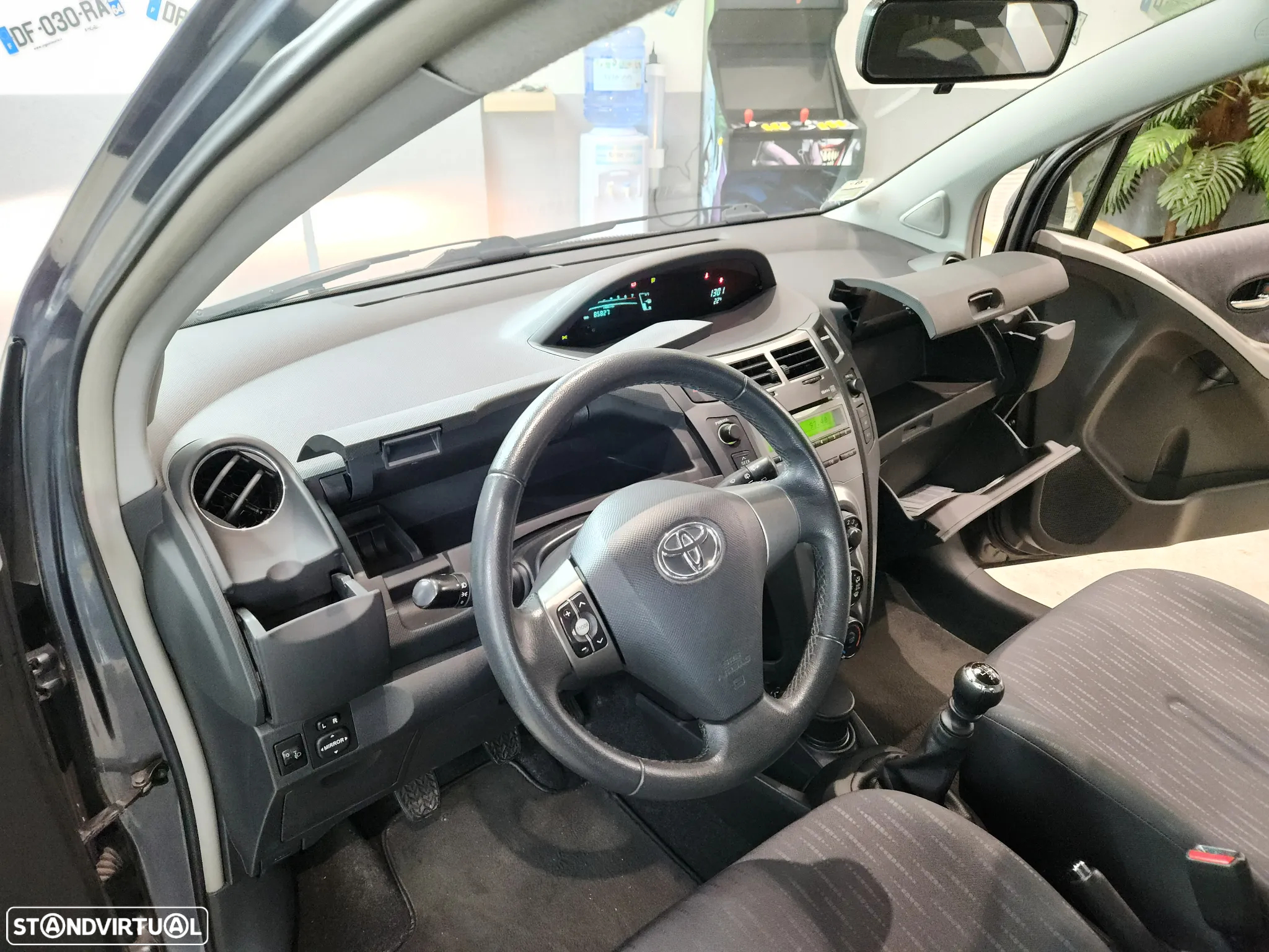 Toyota Yaris 1.33 VVT-i Comfort+AC - 22