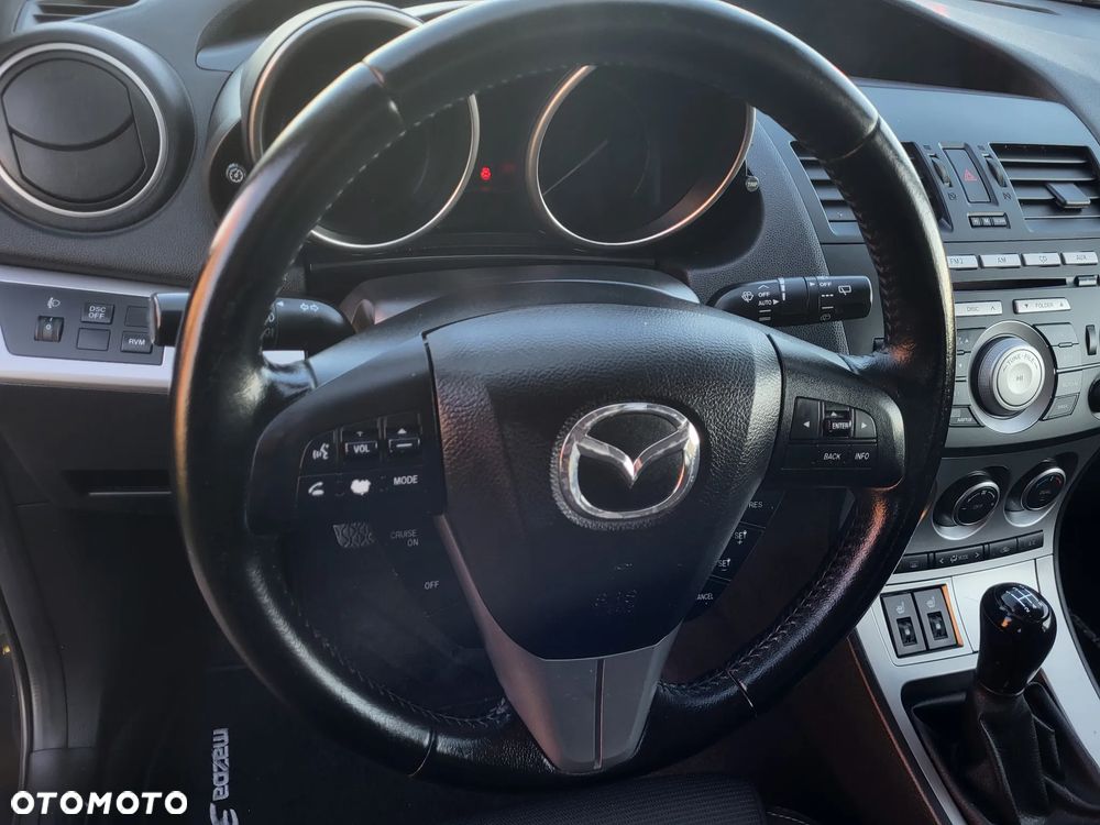 Mazda 3 1.6 Exclusive + - 19