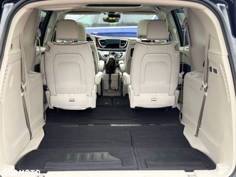 Chrysler Pacifica - 20