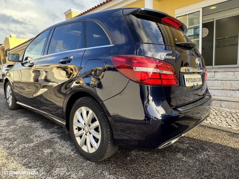 Mercedes-Benz B 180 d Style Plus Aut. - 4