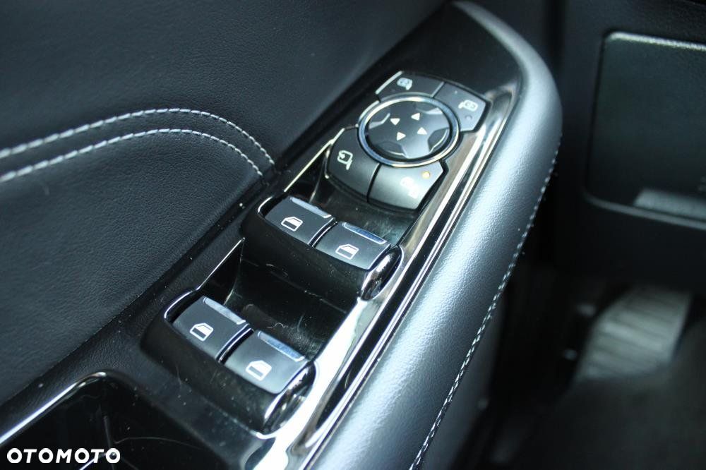 Ford S-Max - 12
