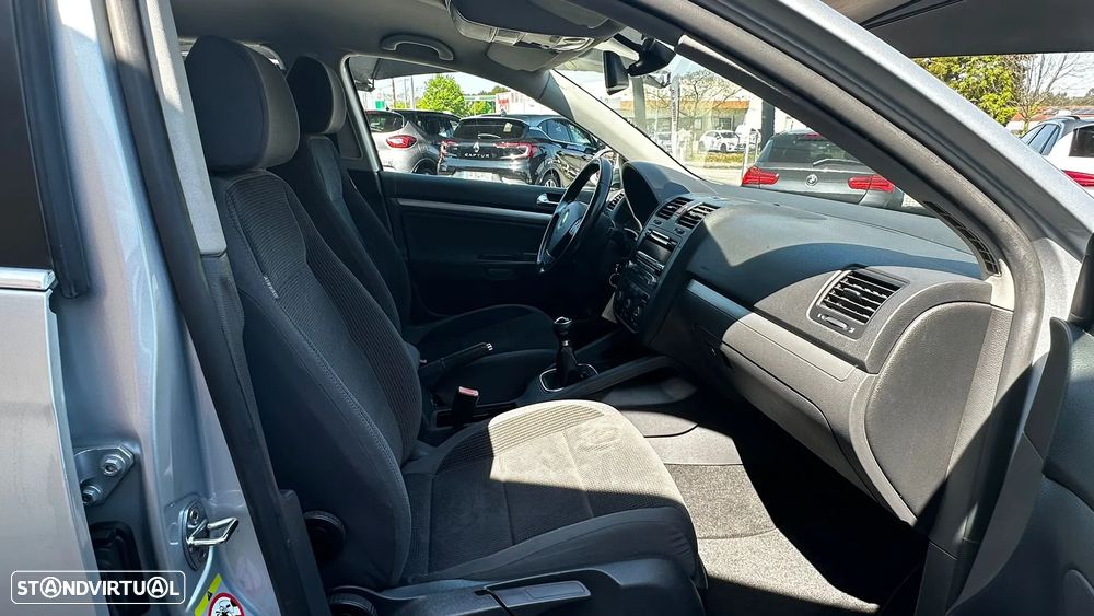 VW Golf 1.9 TDi BlueM. Confortline - 17