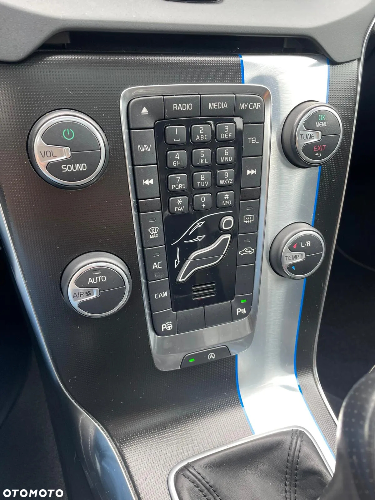 Volvo V40 D2 R-Design - 25