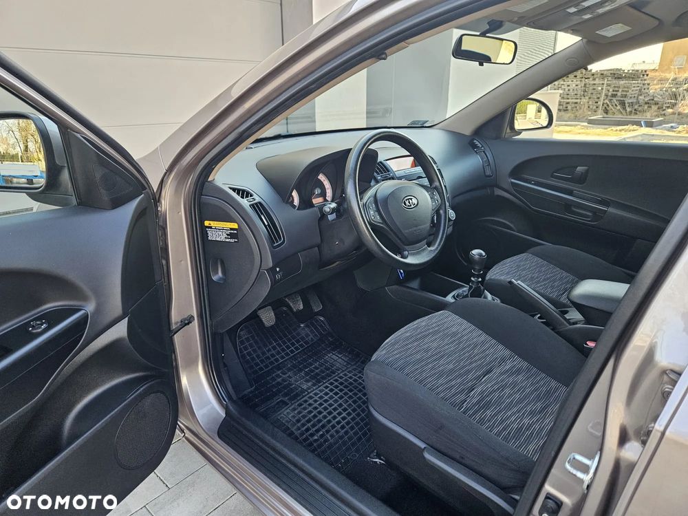 Kia Ceed 1.4 Comfort - 10