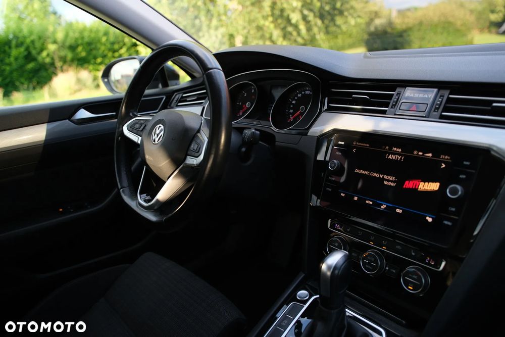 Volkswagen Passat 2.0 TDI Business DSG - 25