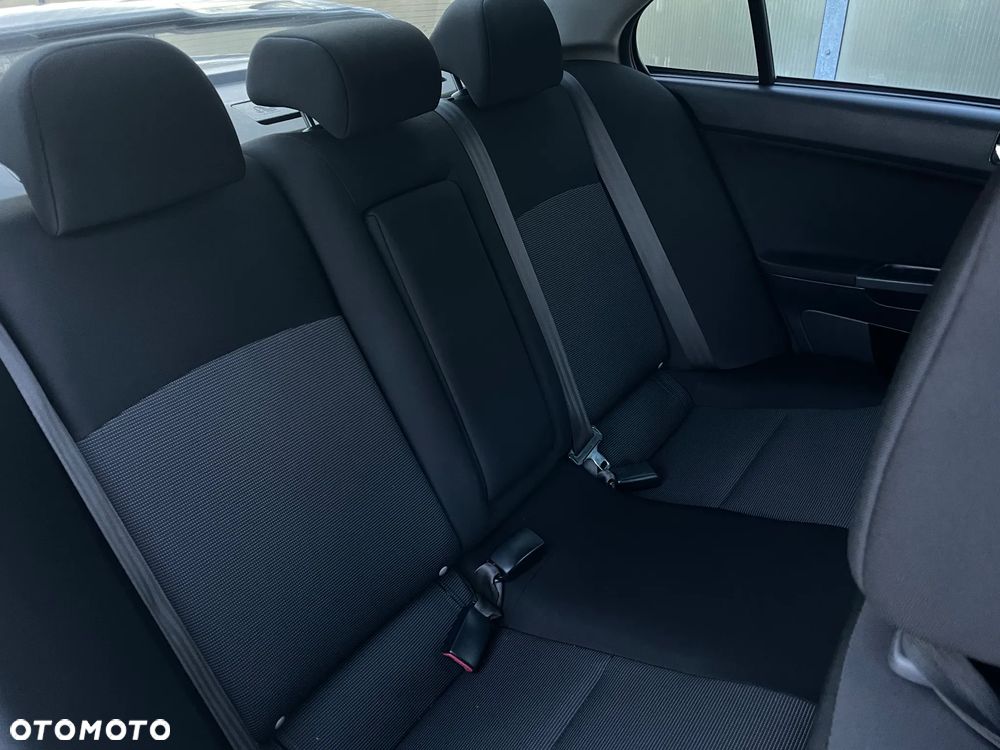 Mitsubishi Lancer 1.8 Intense - 24