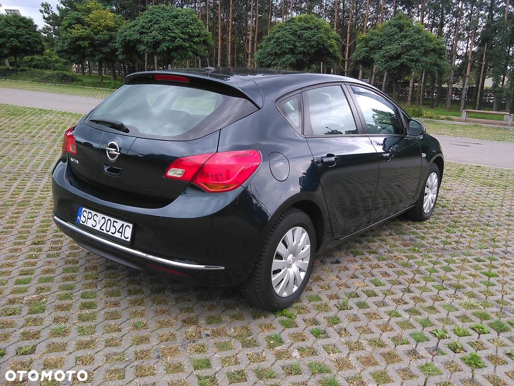 Opel Astra 1.6 Color Edition - 12