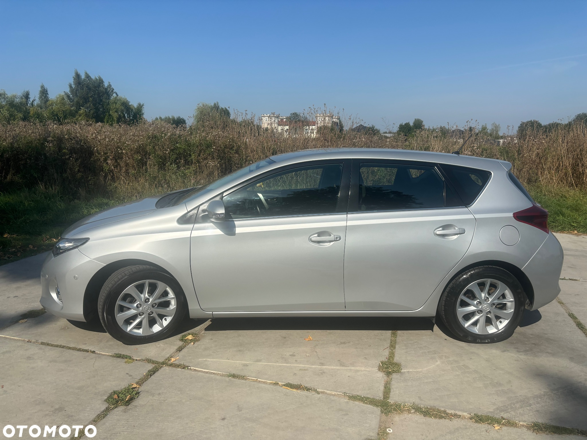 Toyota Auris 1.6 Valvematic Executive - 14