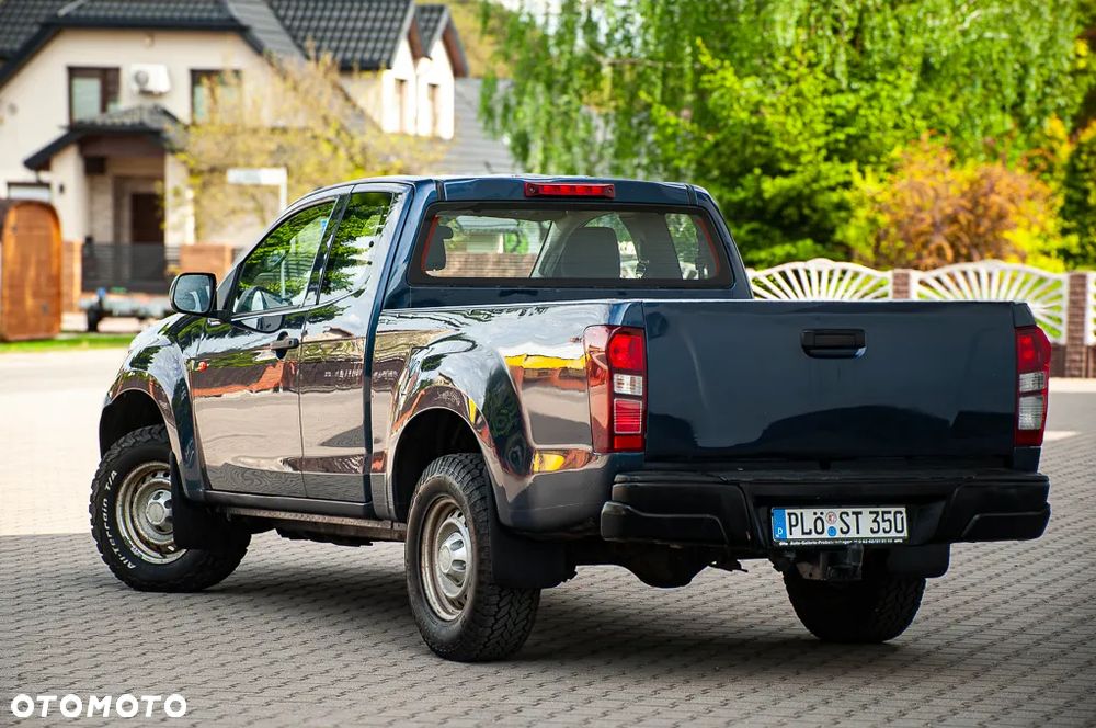 Isuzu D-Max 2.5 SC L - 21