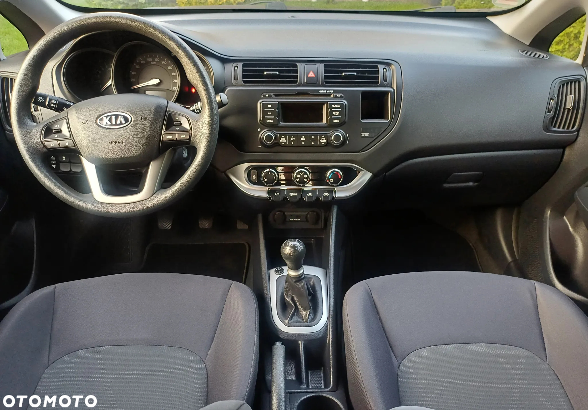 Kia Rio 1.2 Fifa World Cup Edition - 16