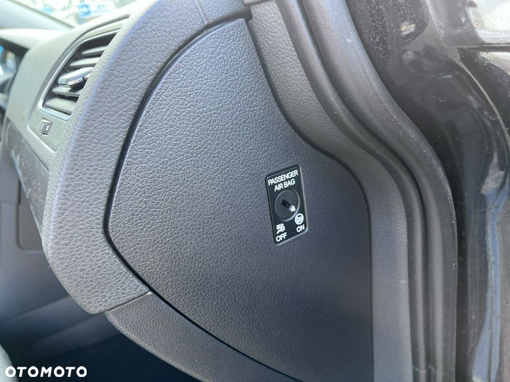 Volkswagen Golf - 23