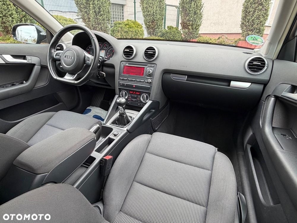 Audi A3 Sportback 1.4 TFSI S line Sportpaket - 22