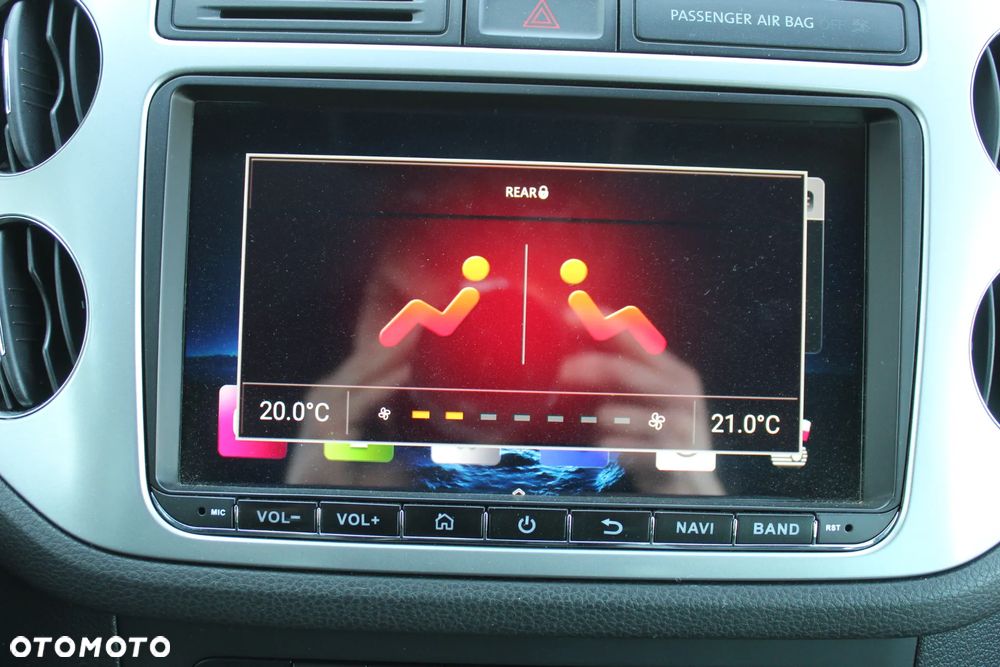 Volkswagen Tiguan 2.0 TDI DPF 4Motion BlueMotion Technology DSG Sport & Style - 20