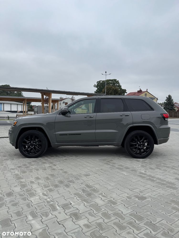 Jeep Grand Cherokee - 10