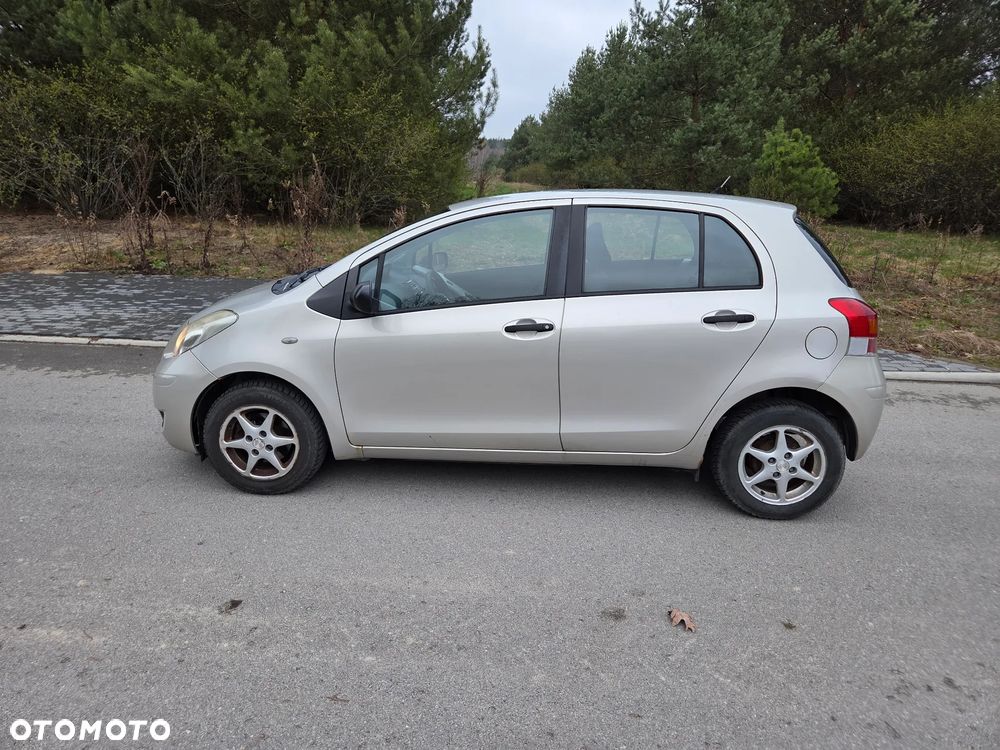 Toyota Yaris 1.0 Entry - 1