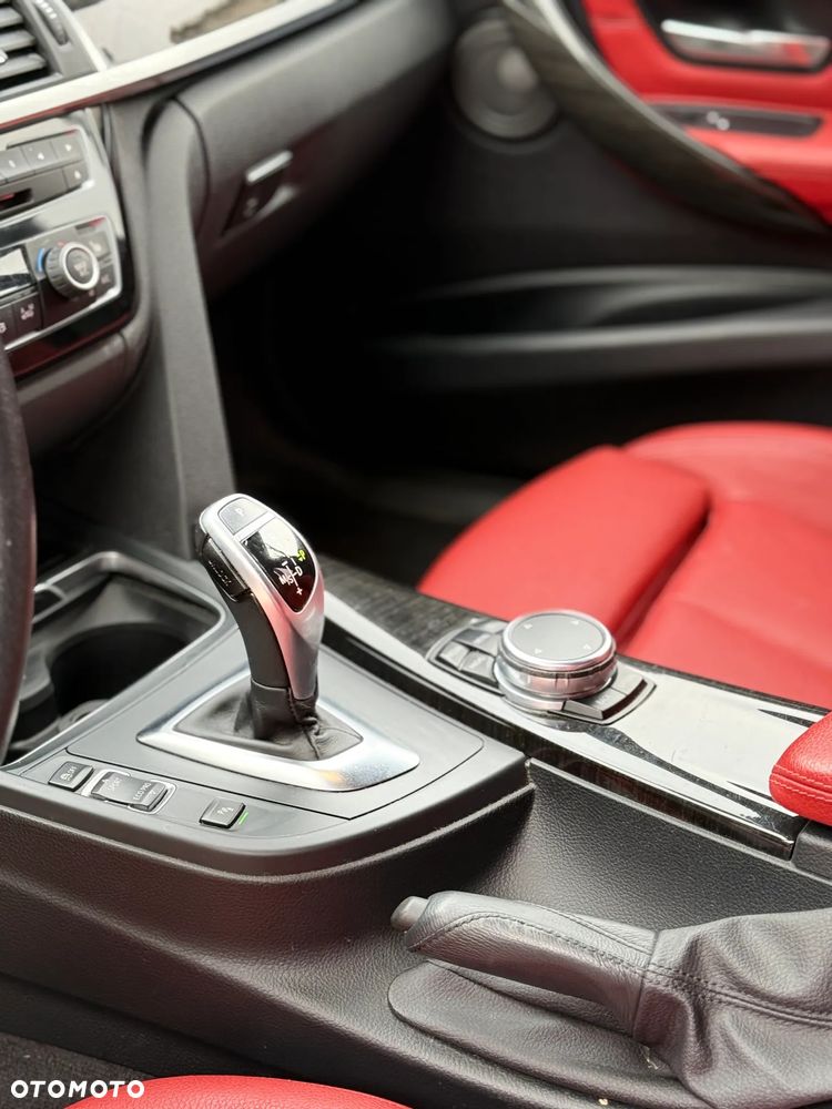 BMW Seria 3 328i xDrive Sport Line - 10