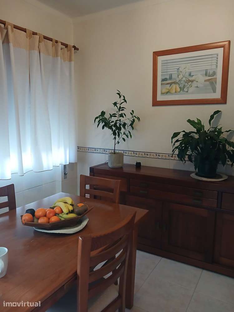 Para venda na Moita - Apartamento t3 transformado em t2, com 2 wc - Grande imagem: 5/16