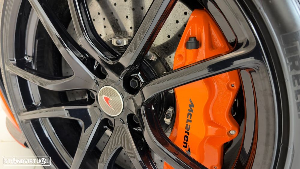 McLaren 570 - 12
