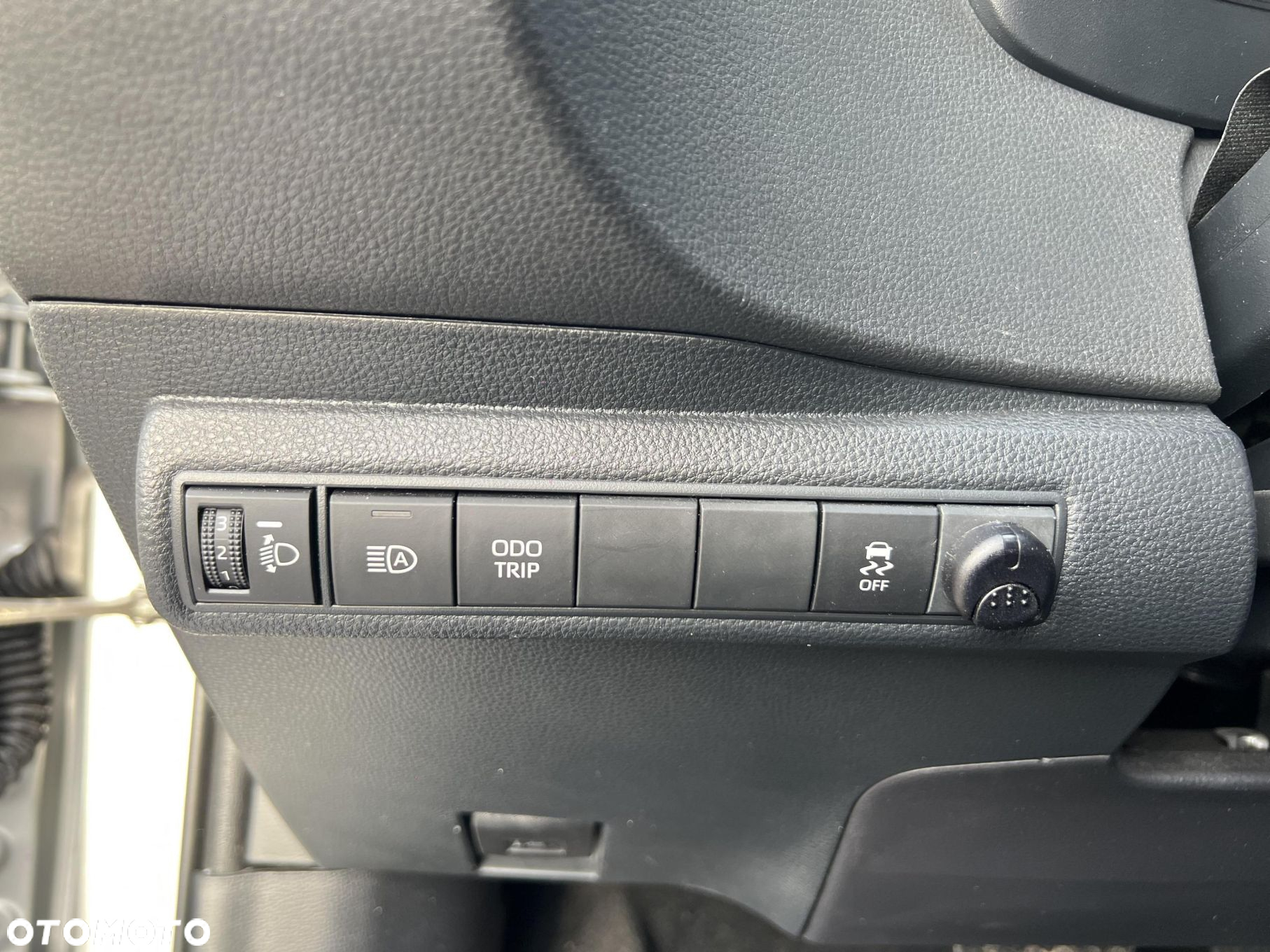 Toyota Corolla - 22